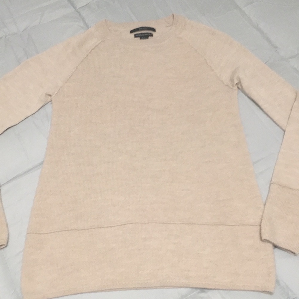 Tahari sweater